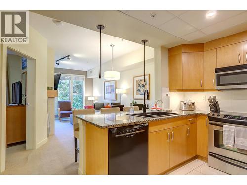 7343 Okanagan Landing Road Unit# 1114, Vernon, BC - Indoor Photo Showing Kitchen With Double Sink
