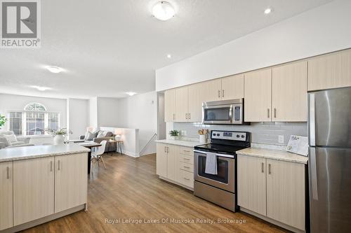 12 Macarthur Drive, Bracebridge (Monck (Bracebridge)), ON - Indoor Photo Showing Kitchen