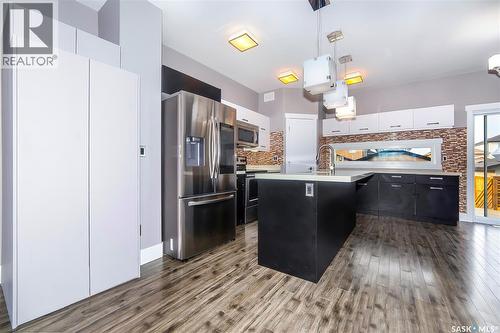143 Marlatte Crescent, Saskatoon, SK - Indoor Photo Showing Kitchen With Stainless Steel Kitchen With Upgraded Kitchen