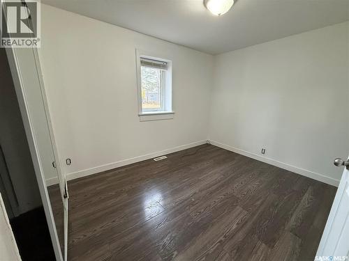 426 6Th Street Ne, Weyburn, SK - Indoor Photo Showing Other Room