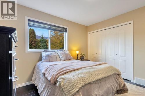 2077 Rosefield Drive, West Kelowna, BC - Indoor Photo Showing Bedroom
