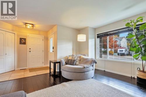 2077 Rosefield Drive, West Kelowna, BC - Indoor Photo Showing Living Room