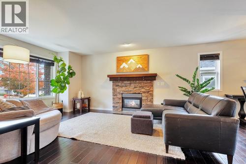 2077 Rosefield Drive, West Kelowna, BC - Indoor Photo Showing Living Room With Fireplace