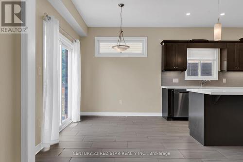 55 Laurent Avenue, Welland, ON - Indoor Photo Showing Kitchen