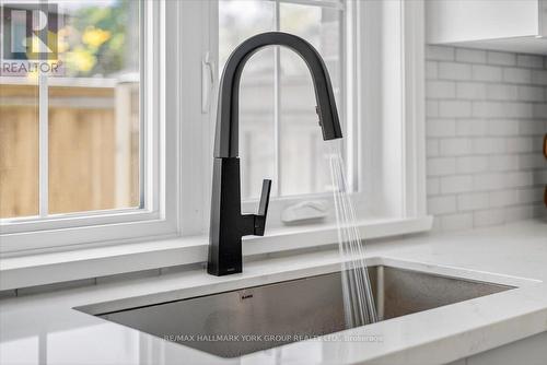 5 John Carter Way, Markham, ON - Indoor Photo Showing Kitchen