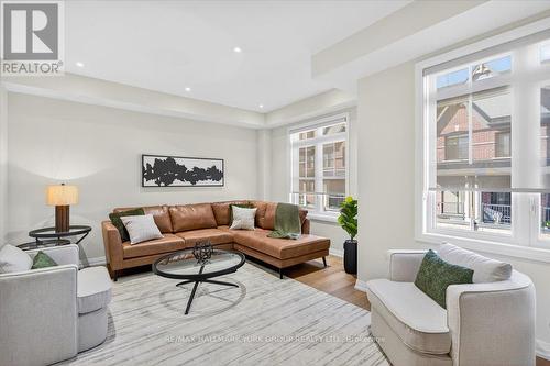 5 John Carter Way, Markham, ON - Indoor Photo Showing Living Room
