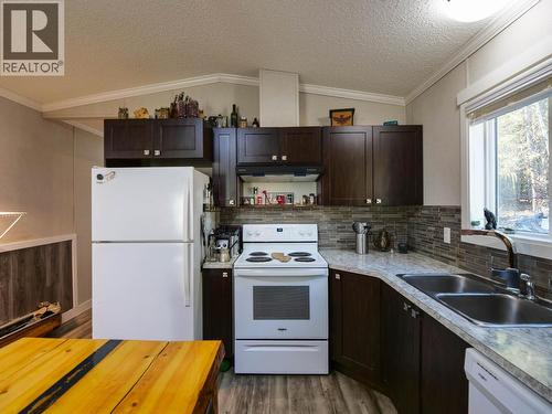 4591 Matthews Road, Quesnel, BC - Indoor Photo Showing Kitchen With Double Sink