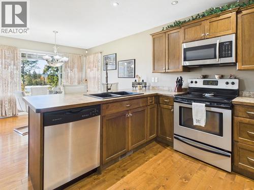 959 Midnight Drive, Williams Lake, BC - Indoor Photo Showing Kitchen With Double Sink