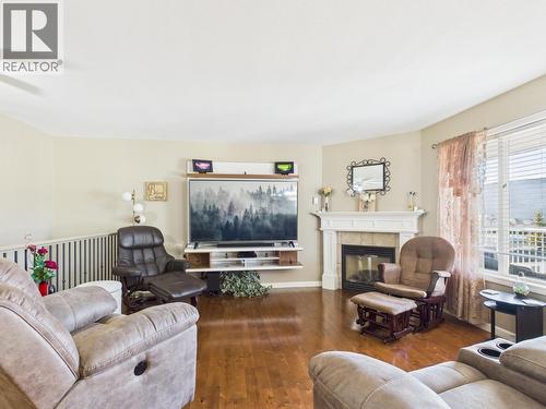 959 Midnight Drive, Williams Lake, BC - Indoor Photo Showing Living Room With Fireplace