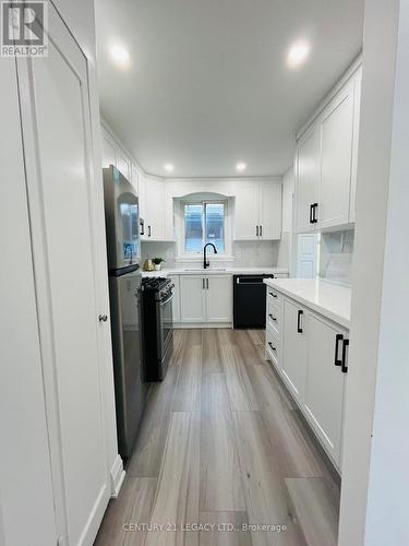 Kitchen - 26 Epsom Downs Drive, Brampton, ON - Indoor Photo Showing Kitchen