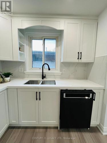 26 Epsom Downs Drive, Brampton, ON - Indoor Photo Showing Kitchen With Double Sink