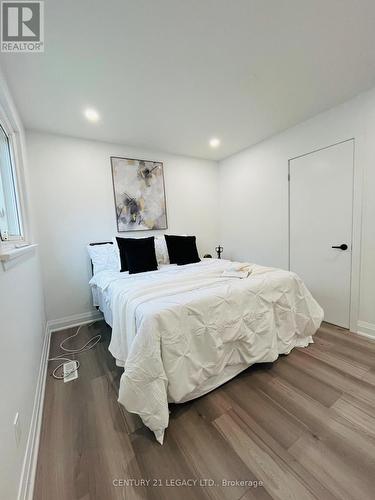 26 Epsom Downs Drive, Brampton, ON - Indoor Photo Showing Bedroom