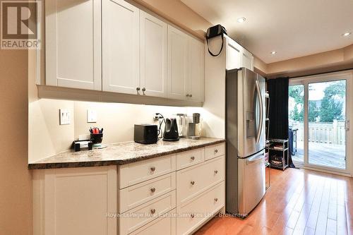 2 - 2318 Marine Drive, Oakville (Br Bronte), ON - Indoor Photo Showing Kitchen