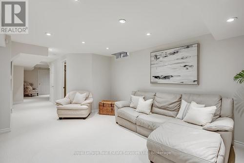 2620 Andover Road, Oakville (Ro River Oaks), ON - Indoor Photo Showing Living Room