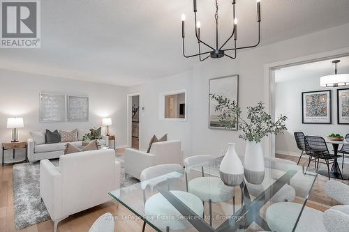2620 Andover Road, Oakville (Ro River Oaks), ON - Indoor Photo Showing Living Room