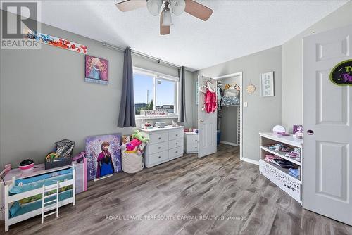 118 Leslie Avenue, Barrie, ON - Indoor Photo Showing Bedroom