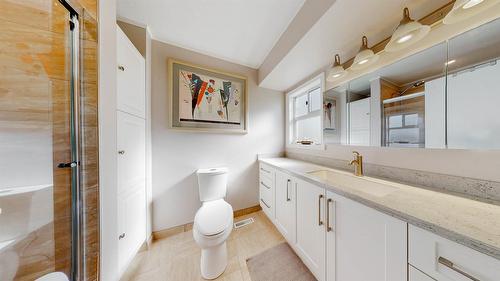 6940 Mountainview Drive, Oliver, BC - Indoor Photo Showing Bathroom