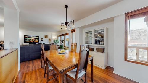 6940 Mountainview Drive, Oliver, BC - Indoor Photo Showing Dining Room