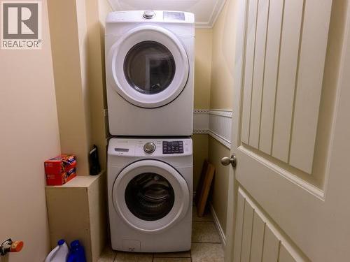 8-986 Range Road, Whitehorse, YT - Indoor Photo Showing Laundry Room