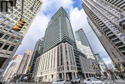 805 - 955 BAY STREET  Toronto, ON M5S 0C6