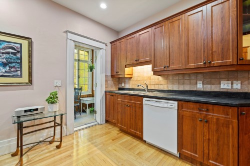 Kitchen - 4805 Av. De Melrose, Montréal (Côte-Des-Neiges/Notre-Dame-De-Grâce), QC - Indoor Photo Showing Kitchen