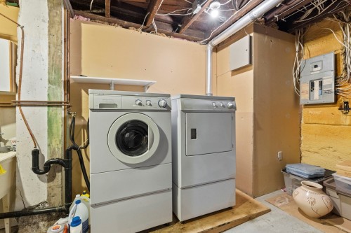 Laundry room - 4805 Av. De Melrose, Montréal (Côte-Des-Neiges/Notre-Dame-De-Grâce), QC - Indoor Photo Showing Laundry Room