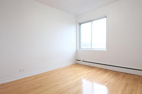 Bedroom - 606-3425 Av. Papineau, Montréal (Ville-Marie), QC - Indoor Photo Showing Other Room