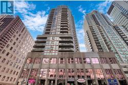 1910 - 736 BAY STREET  Toronto, ON M5G 2M4