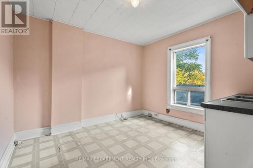 241 Robert Street, Hamilton, ON - Indoor