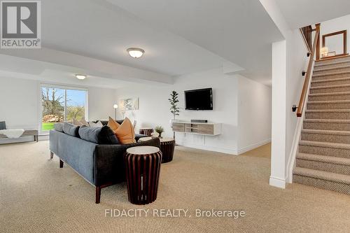 168 Kaswit Drive, Beckwith, ON - Indoor Photo Showing Living Room