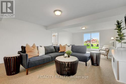 168 Kaswit Drive, Beckwith, ON - Indoor Photo Showing Living Room