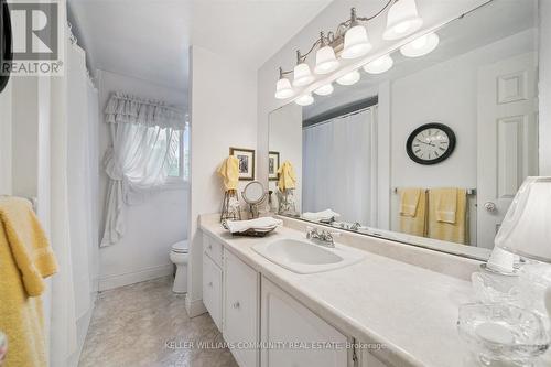 11 Bayleaf Court, Peterborough (Monaghan Ward 2), ON - Indoor Photo Showing Bathroom