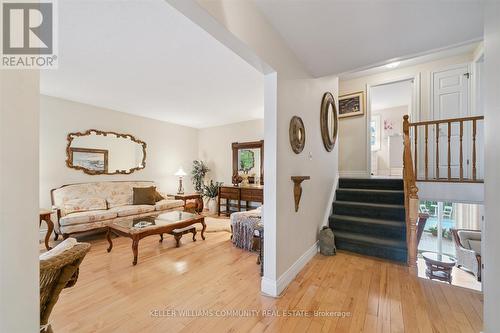 11 Bayleaf Court, Peterborough (Monaghan Ward 2), ON - Indoor