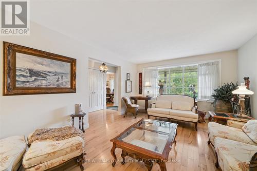 11 Bayleaf Court, Peterborough (Monaghan Ward 2), ON - Indoor Photo Showing Living Room