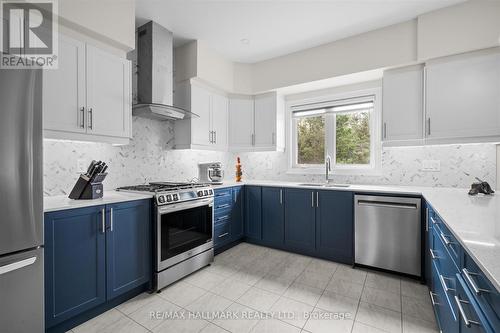 94 Ruby Ridge, Oro-Medonte, ON - Indoor Photo Showing Kitchen With Stainless Steel Kitchen With Upgraded Kitchen