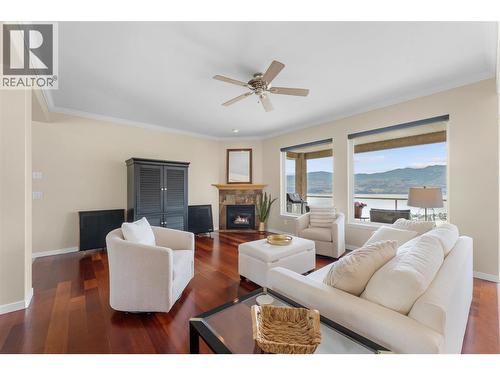 1395 Gregory Road, West Kelowna, BC - Indoor Photo Showing Living Room With Fireplace