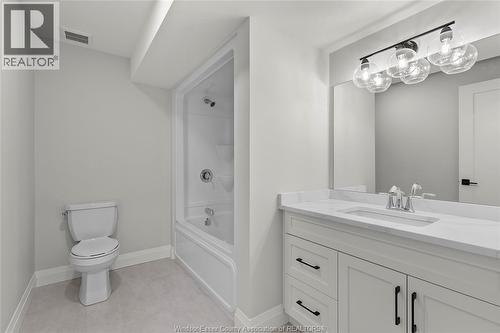 510 Orsini, Lakeshore, ON - Indoor Photo Showing Bathroom