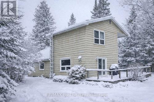 15 Sylvan Avenue, Wasaga Beach, ON - Outdoor