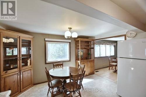 15 Sylvan Avenue, Wasaga Beach, ON - Indoor Photo Showing Dining Room