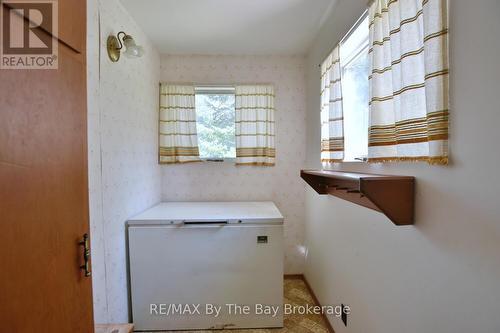 15 Sylvan Avenue, Wasaga Beach, ON - Indoor