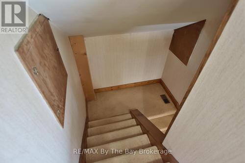 15 Sylvan Avenue, Wasaga Beach, ON - Indoor Photo Showing Other Room