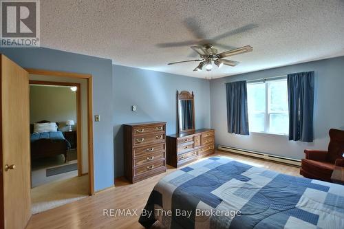15 Sylvan Avenue, Wasaga Beach, ON - Indoor Photo Showing Bedroom