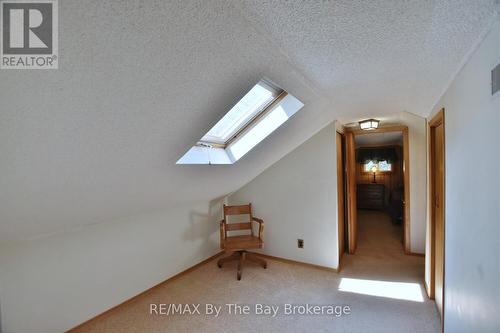 15 Sylvan Avenue, Wasaga Beach, ON - Indoor Photo Showing Other Room
