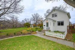 493 Cherrier Street  Winnipeg, MB R2J 0M1