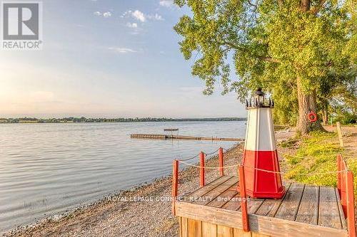 6 Farm View Lane, Prince Edward County, ON 