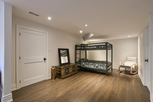 Salle familiale - 135 Ch. Fournel, Sainte-Anne-Des-Lacs, QC - Indoor