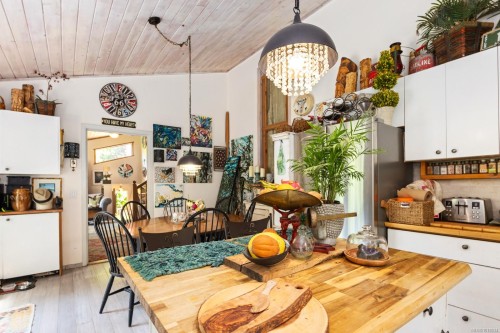 2470 North End Rd, Salt Spring, BC 