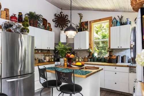 2470 North End Rd, Salt Spring, BC 