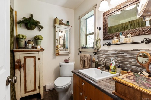 2470 North End Rd, Salt Spring, BC 