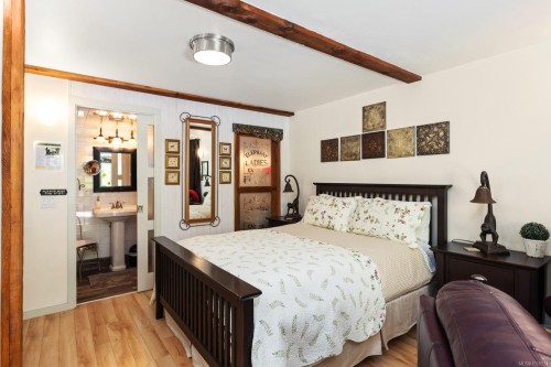 2470 North End Rd, Salt Spring, BC 